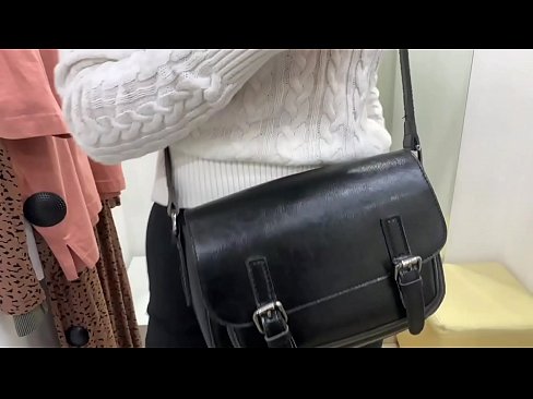 ❤️ Public masturbation sa batan-ong bitch FeralBerry nga adunay dildo sa fitting room ️❌ Porno sa amon ❌️❤